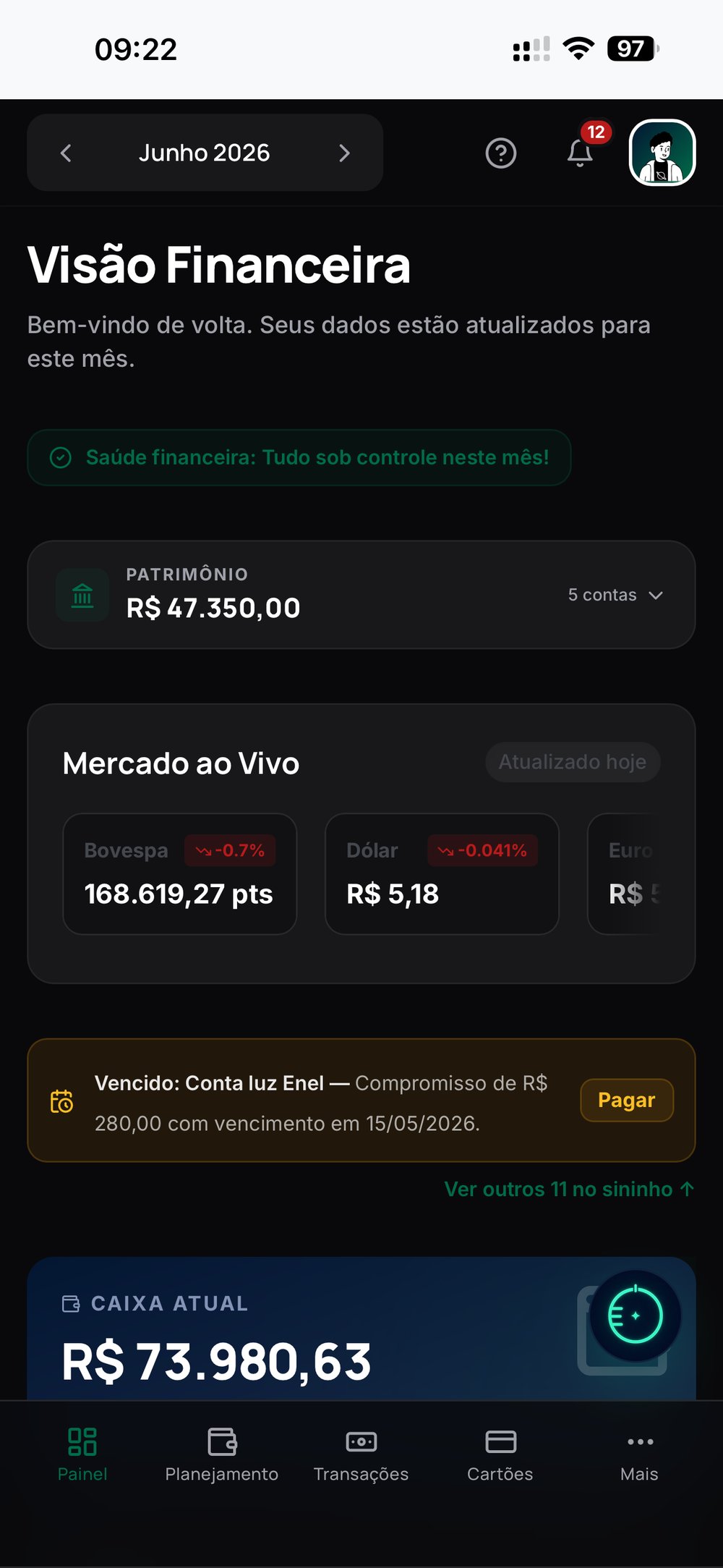Equilibrium Vault no iPhone — dashboard mobile com saldo e mercado ao vivo (saldo casa com o hero)